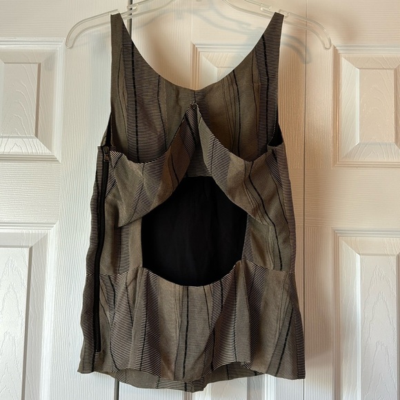 Brian Reyes Silk Striped Open Back Ruffle Tank Top Size 4 made in USA - Picture 9 of 13